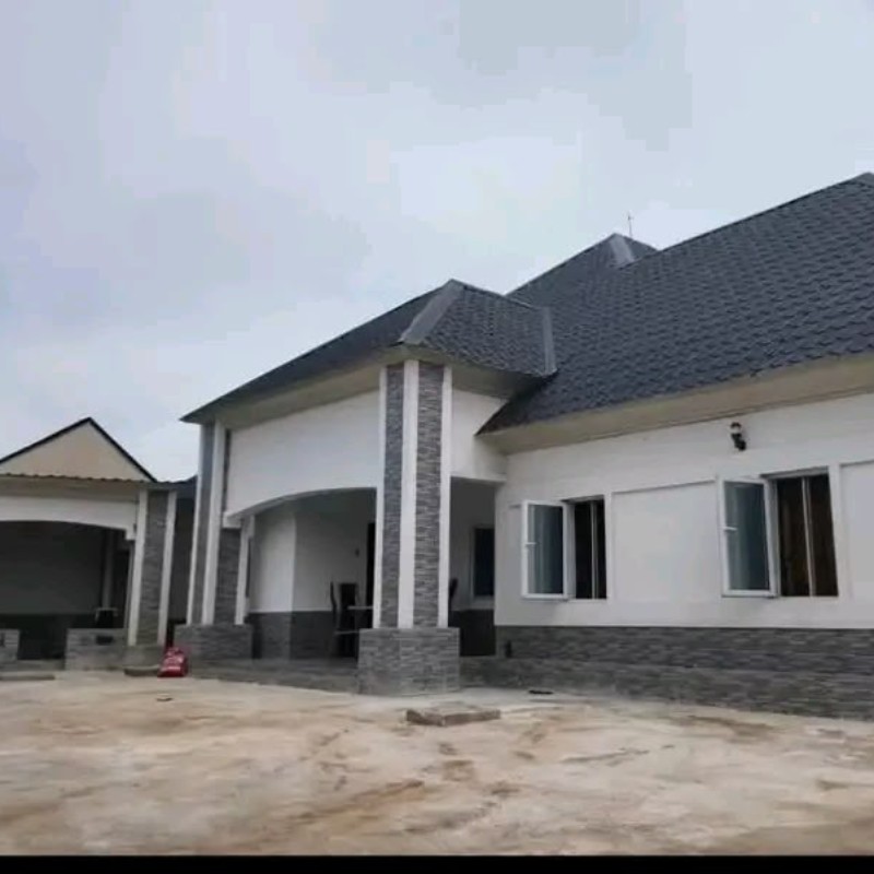 3 bedrooms + 1 bedroom bungalow