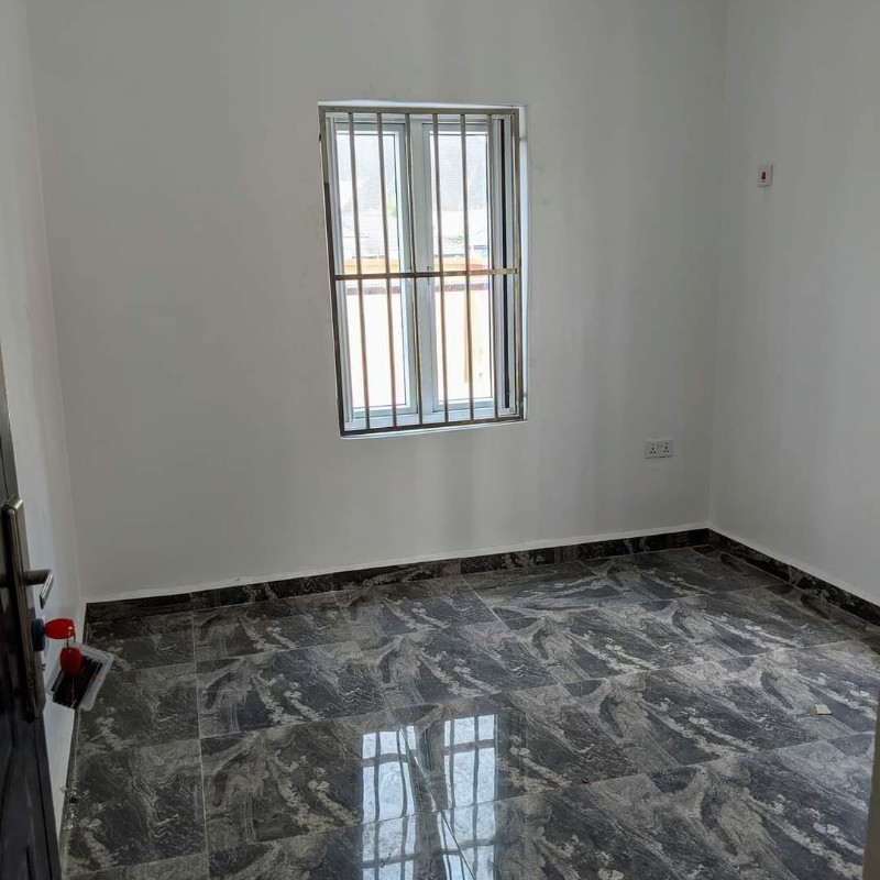 2 Bedrooms flat to let